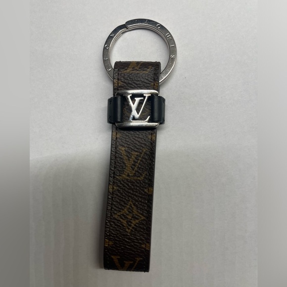 LV Dragonne key holder - Picture 3 of 3